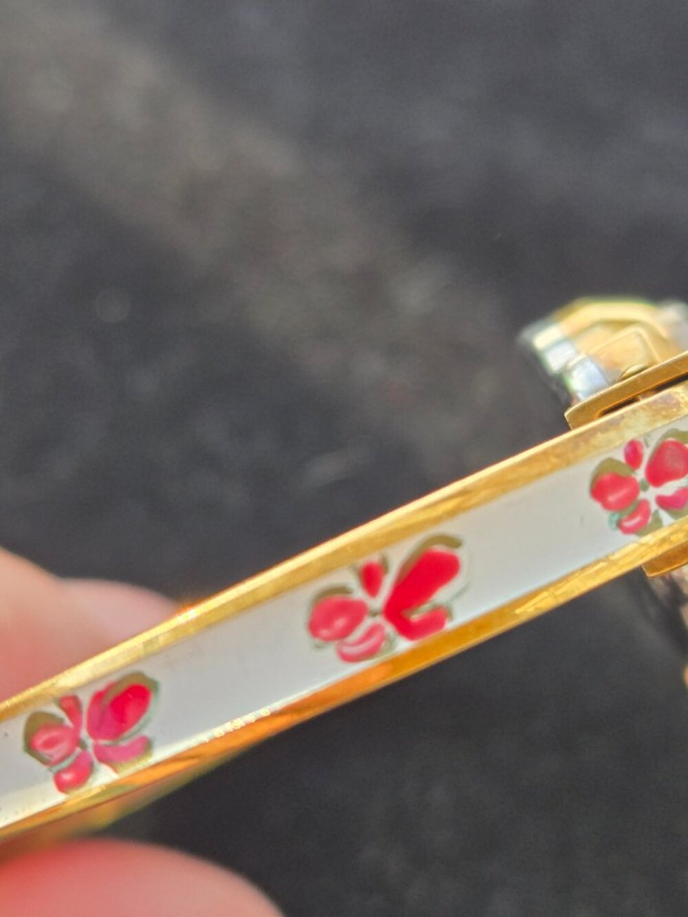 Vintage White and Floral Enamel Hinged Bucherer Watch - Picture 6 of 10